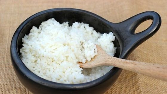 فوائد الأرز لتجديد الوجه