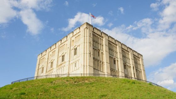 أقدم القلاع في إنجلترا