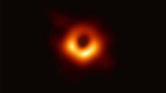 اكتشاف الثقب الأسود
