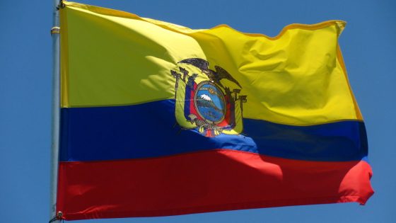 ما معنى ألوان علم الإكوادور؟