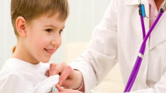 أسباب عسر الهضم عند الأطفال وعلاجه
