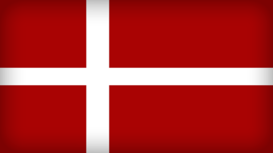 ما معنى ألوان علم الدنمارك؟