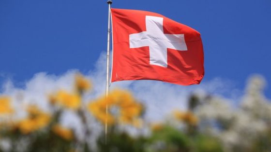 ما معنى ألوان علم سويسرا ؟